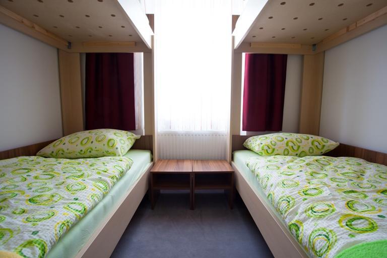 Hotel & Hostel Marenberg Radlje Radlje ob Dravi Экстерьер фото