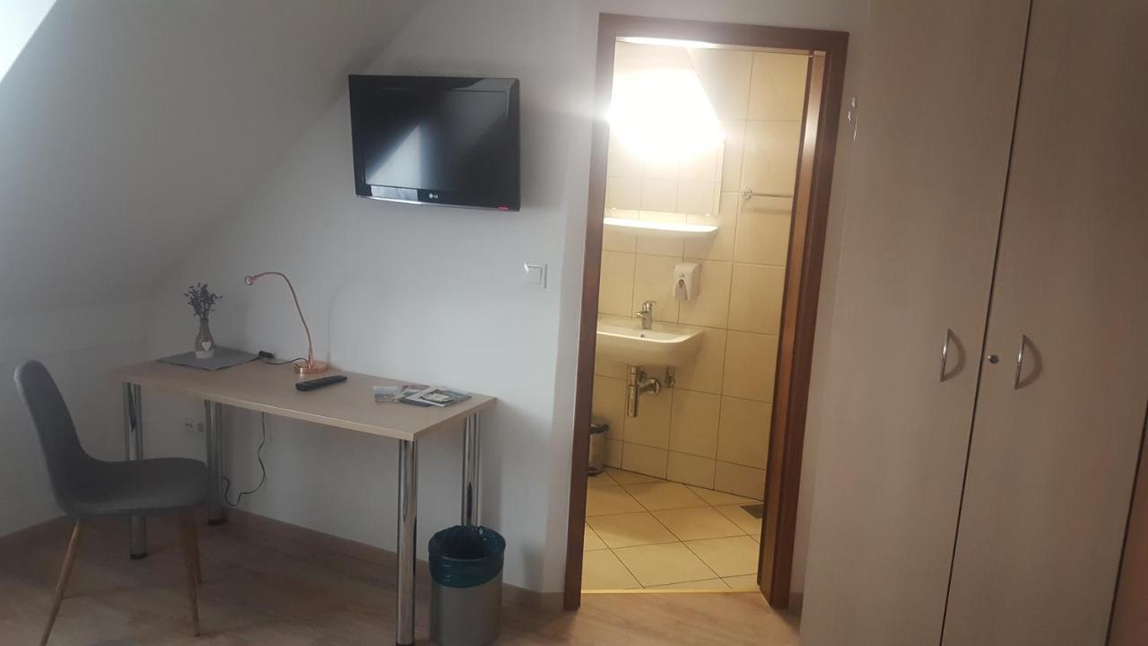 Hotel & Hostel Marenberg Radlje Radlje ob Dravi Экстерьер фото